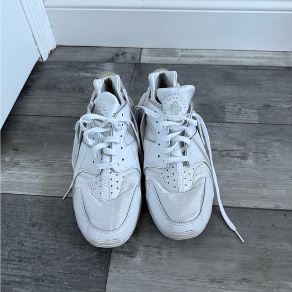 Nike White Chunky Sneakers with Thick Soles - Picture 3 of 4